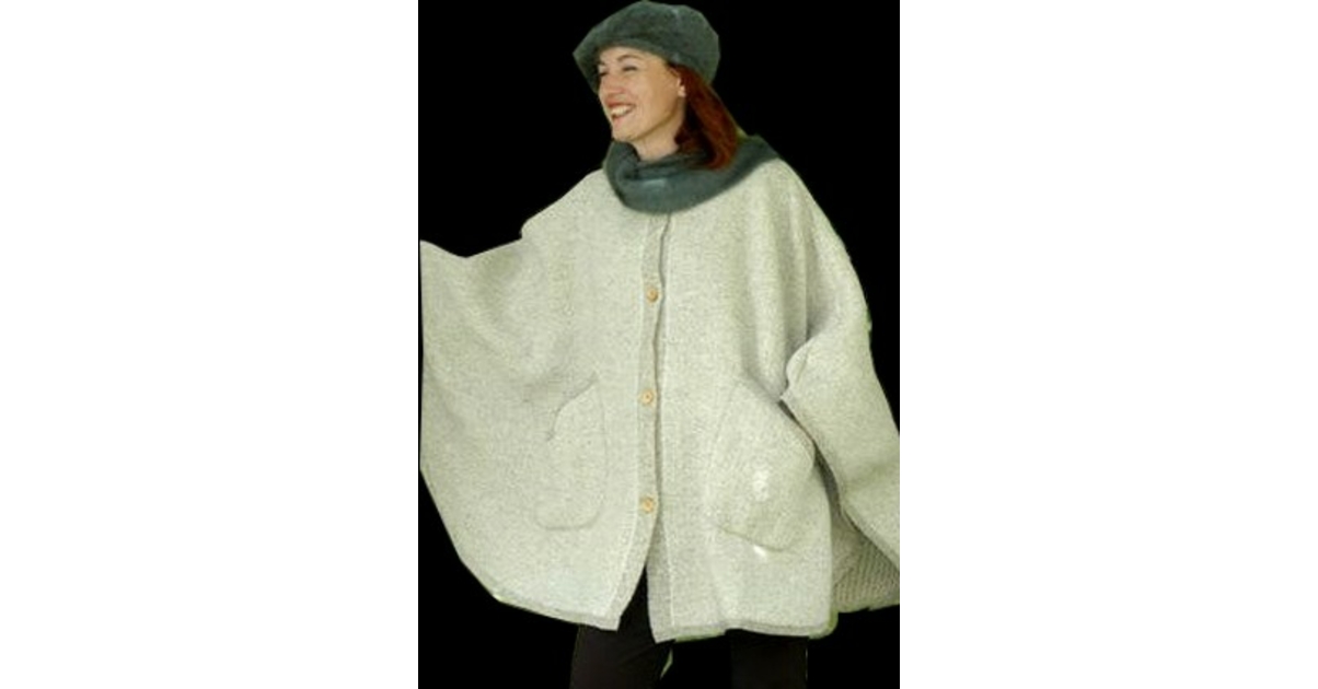 La Cape de Mme Maintenon - CAPES EN TISSU DES PYRENEES - pyrenees-e-shop